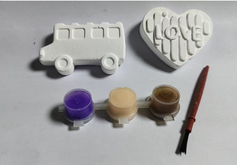 2D石膏人形箱入りインターネットセレブの子供用手作り絵画と着色落書き卸売価格