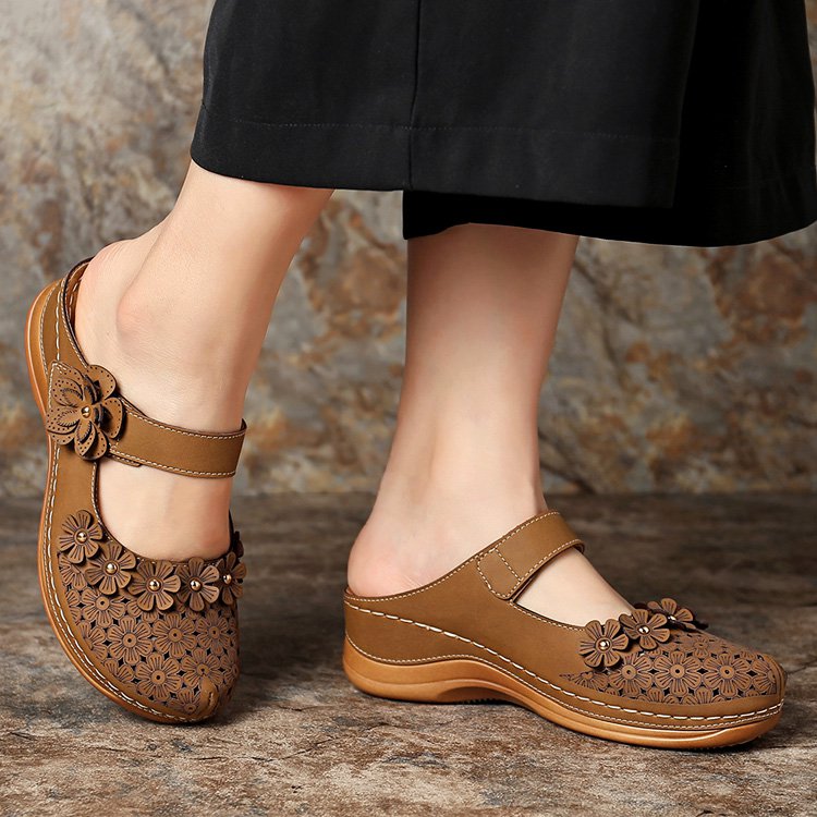 【小花サンダル】トリコになる履き心地 柔らか 通気 レトロ感のある小花 カジュアル